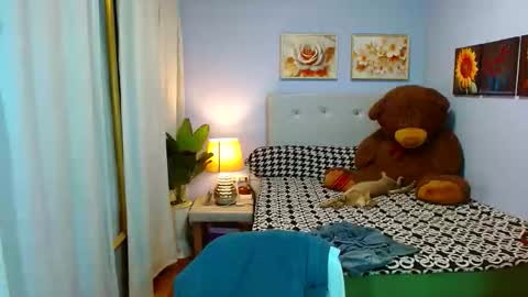 Snapshot of louie_sexy chatting on November 3, 8:37 am Cathy online show from November 3, 8:37 am