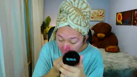 Snapshot of louie_sexy chatting on December 3, 11:08 am Cathy online show from December 3, 11:08 am