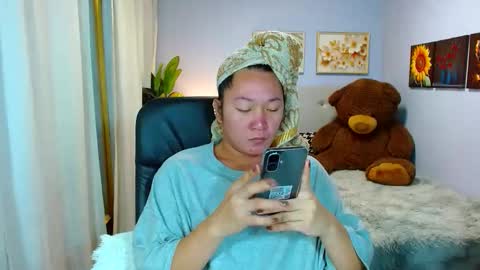 Snapshot of louie_sexy chatting on December 5, 7:50 am Cathy online show from December 5, 7:50 am