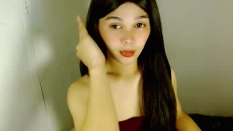 Snapshot of louilalicious chatting on January 8, 12:02 am louilalicious online show from January 8, 12:02 am