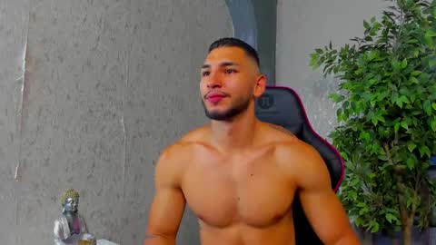 Louis online show from September 28, 3:28 pm