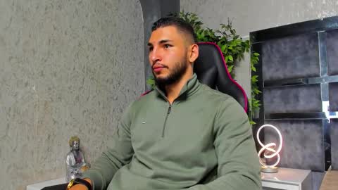 Louis online show from October 17, 8:00 pm