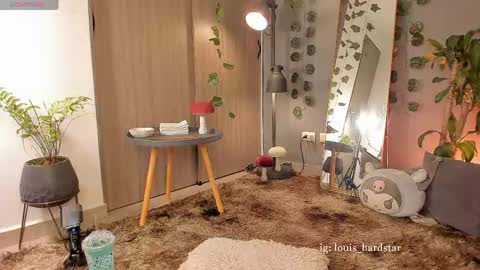 Louis Valdz online show from April 10, 11:31 pm