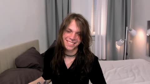 louis online show from April 16, 4:30 pm