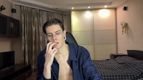 Mark online show from January 4, 5:47 pm