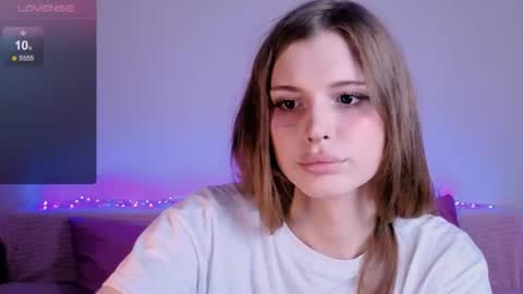 LouiseKane online show from July 26, 5:20 pm
