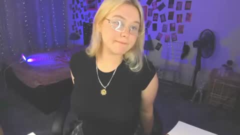 Loise online show from July 7, 3:16 pm