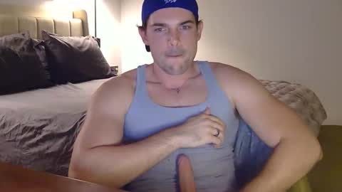 Snapshot of louisvalmer chatting on March 2, 5:08 am Louis Valmer online show from March 2, 5:08 am