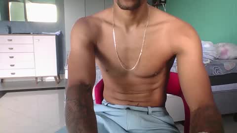 Snapshot of louloulouu chatting on March 27, 4:40 pm Moreno online show from March 27, 4:40 pm