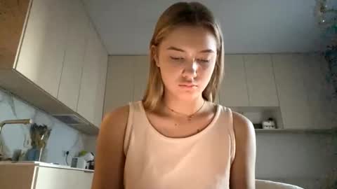 Eliza online show from March 30, 4:13 am