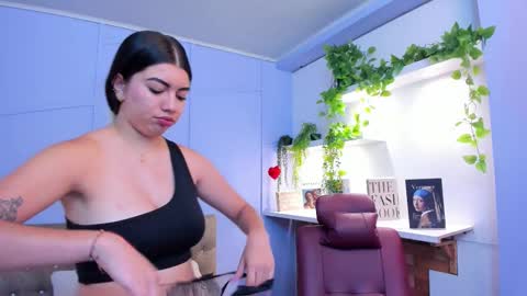 Louren Fox online show from November 22, 11:42 am