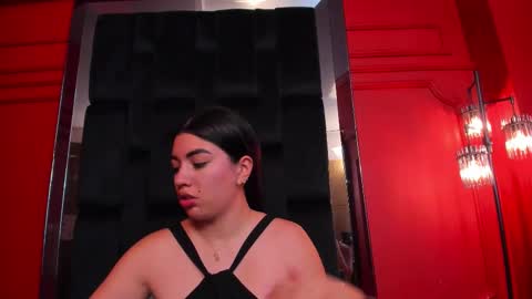 Louren Fox online show from December 16, 6:57 pm