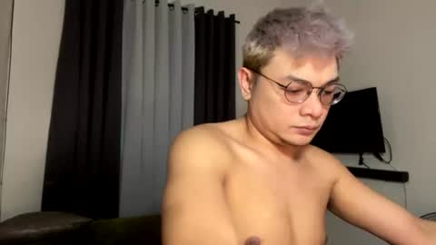 Snapshot of love_hottieh chatting on July 22, 7:44 am love_hottieh online show from July 22, 7:44 am
