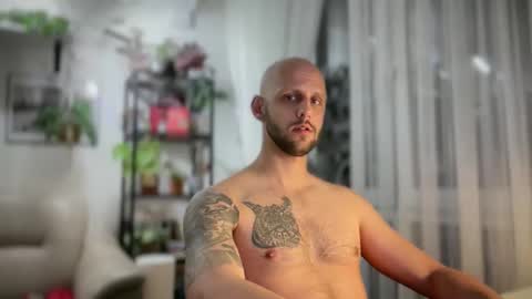 Snapshot of love_kinky_fetishes chatting on April 5, 6:16 pm love_kinky_fetishes online show from April 5, 6:16 pm