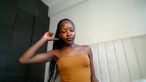 Snapshot of love_miah chatting on February 21, 11:55 am Miah online show from February 21, 11:55 am