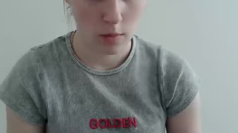 Vivian online show from November 14, 11:42 am