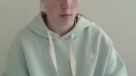 Vivian online show from November 19, 1:44 pm