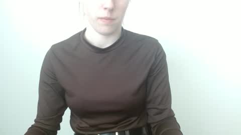 Vivian online show from March 26, 12:11 pm