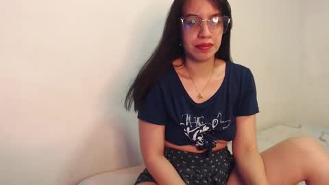 Snapshot of lovebunny_01 chatting on January 12, 12:18 am IAmBunny online show from January 12, 12:18 am