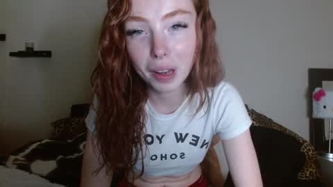 Snapshot of lovecalixo chatting on February 19, 2:44 am Cali Love online show from February 19, 2:44 am