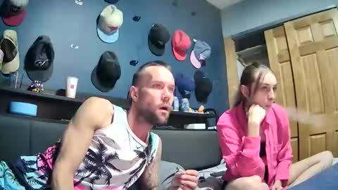 lovecoupleqc online show from October 21, 12:33 am