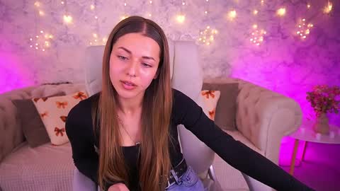 Snapshot of loveedove chatting on March 31, 1:33 pm loveedove online show from March 31, 1:33 pm