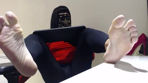 Love feet online show from December 21, 2:46 pm