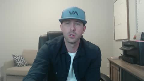 lovehatlovers online show from April 7, 7:20 am