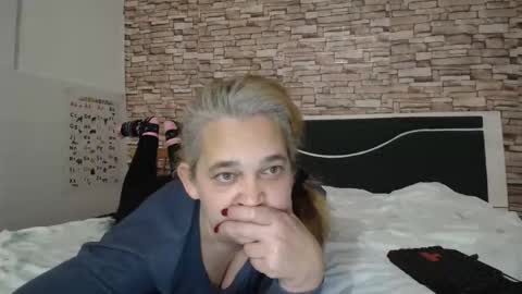 Snapshot of loveheaven4u chatting on November 29, 1:36 pm heaven online show from November 29, 1:36 pm