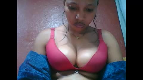 loveinlife750427 online show from October 24, 8:22 am