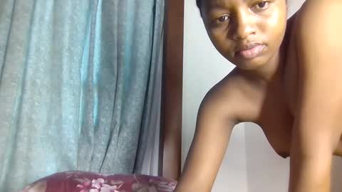 lovelbrownie online show from November 24, 8:03 am