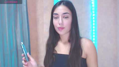 Snapshot of lovelly_me chatting on October 21, 9:43 am lovelly_me online show from October 21, 9:43 am