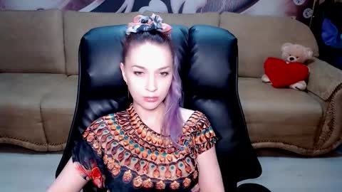 Snapshot of lovellymalina chatting on February 20, 10:27 am private open online show from February 20, 10:27 am