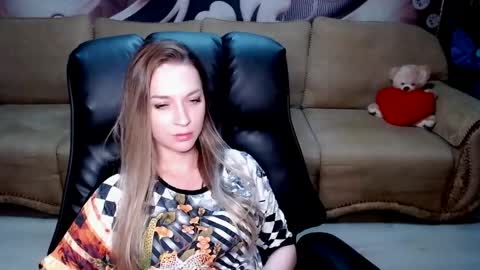 private open online show from April 28, 4:01 pm