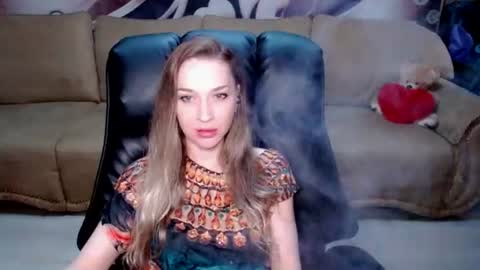 Snapshot of lovellymalina chatting on June 11, 9:29 am private open online show from June 11, 9:29 am
