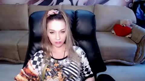 private open online show from July 5, 2:24 pm