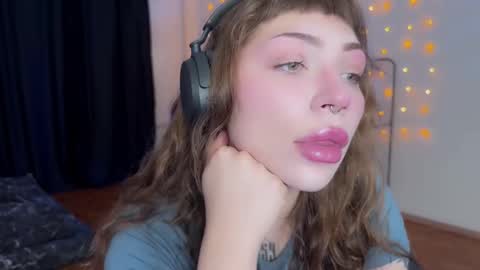 Elsa online show from December 8, 3:02 pm