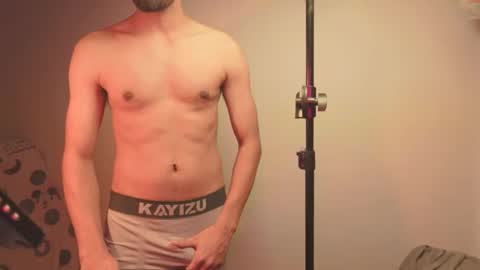 Snapshot of lovely__person chatting on February 12, 8:40 pm Lovely Person online show from February 12, 8:40 pm