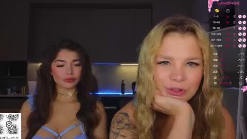 Snapshot of lovely_babyy chatting on July 17, 3:02 am Jenny online show from July 17, 3:02 am