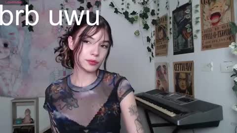 Snapshot of lovely_cass chatting on February 27, 5:24 am Cassie online show from February 27, 5:24 am