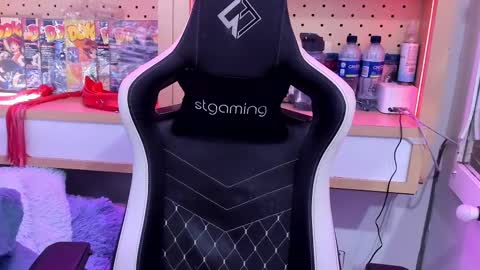 Snapshot of lovely_chloe19 chatting on February 26, 2:14 pm Chloe online show from February 26, 2:14 pm