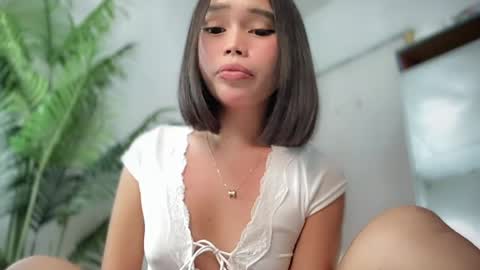 lovely_cittie18 online show from April 17, 7:33 am