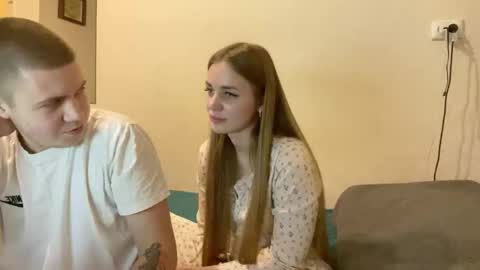 Snapshot of lovely_couple00 chatting on March 2, 7:10 pm lovely_couple00 online show from March 2, 7:10 pm
