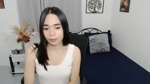 Snapshot of lovely_davis chatting on February 2, 12:57 pm Erica online show from February 2, 12:57 pm