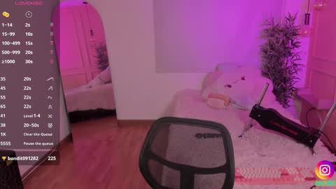 Emma online show from March 18, 3:04 pm