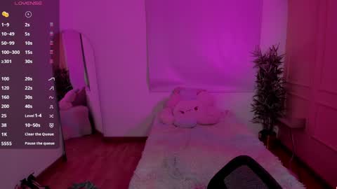 Emma online show from May 20, 1:28 pm