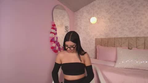 lovely_julls online show from February 13, 5:31 pm