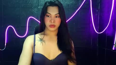 lovely_krizzy online show from April 25, 10:07 am