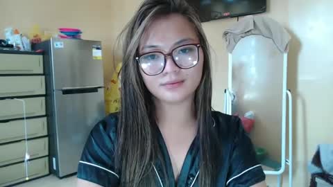 Snapshot of lovely_laura09 chatting on January 17, 6:26 am Lovely Laura online show from January 17, 6:26 am