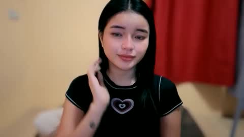 Snapshot of lovely_laura09 chatting on September 27, 11:04 am Lovely Laura online show from September 27, 11:04 am